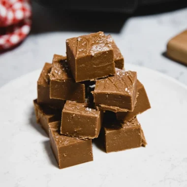 Deliciously Easy Slow Cooker Gingerbread Fudge Recipe
