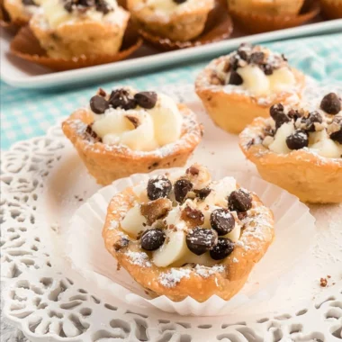 Delightful Mini Cannoli Cups Recipe
